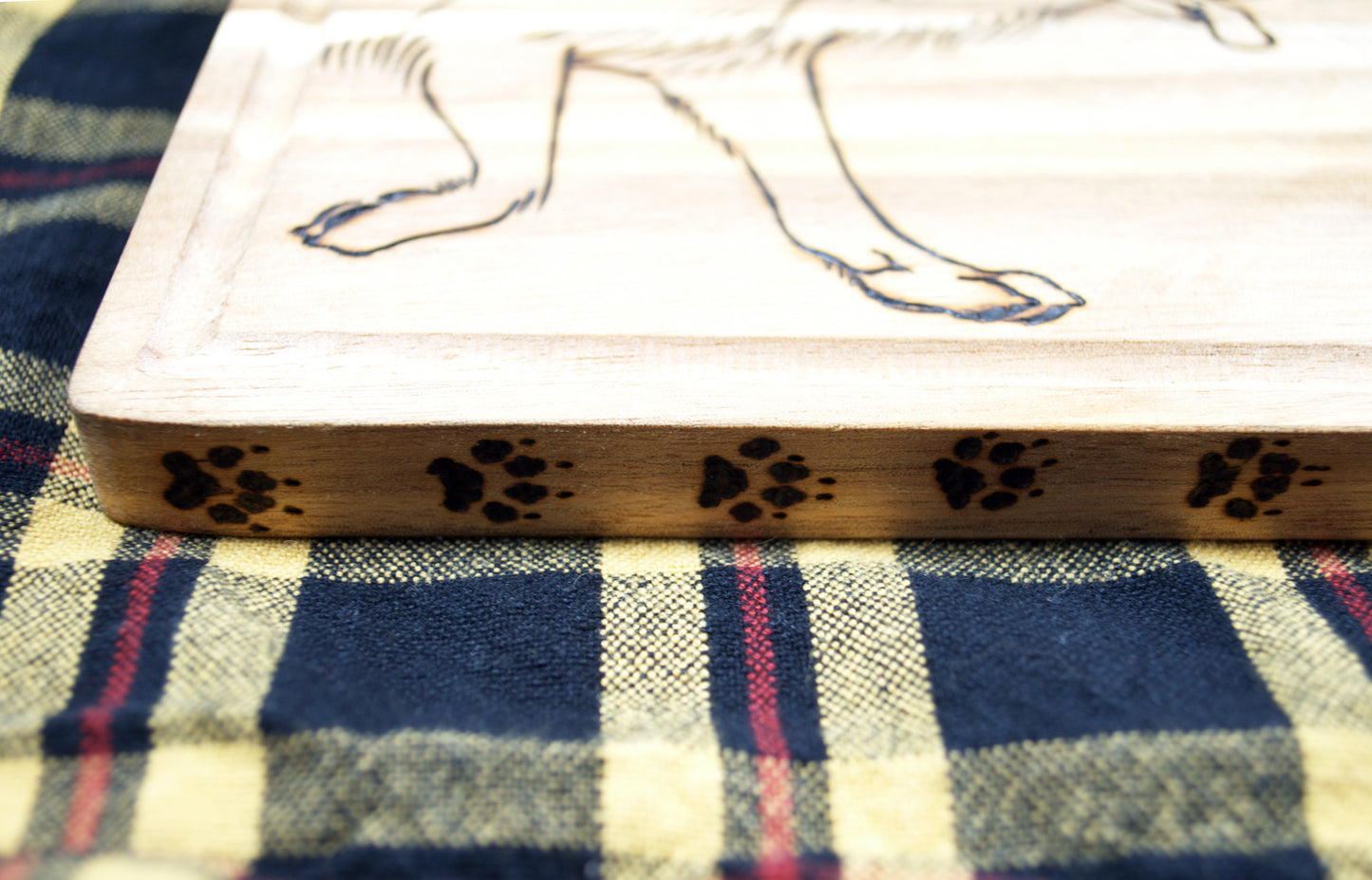 Hungry Wolf Cutting/Charcuterie Board