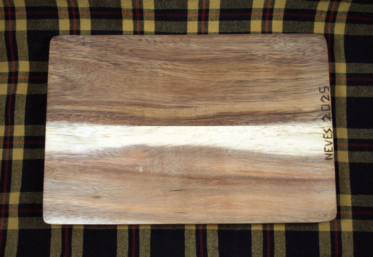 Hungry Wolf Cutting/Charcuterie Board