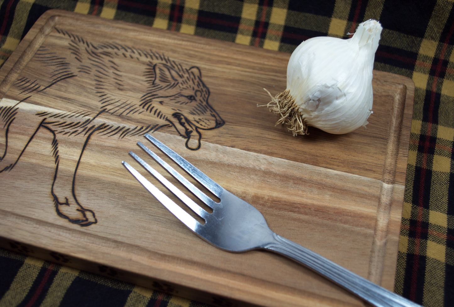 Hungry Wolf Cutting/Charcuterie Board